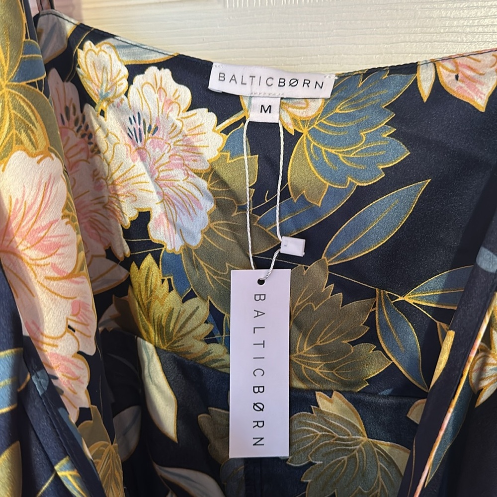 🆕 Baltic Born Silky Floral Wrap Dress - Picture 3 of 4